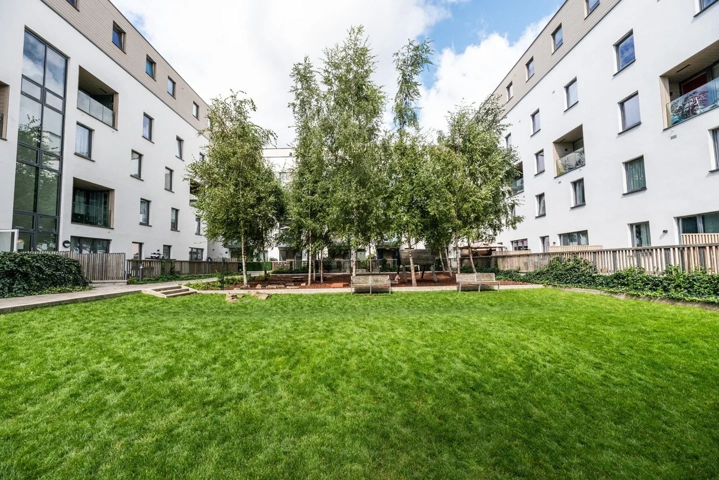 Flat Capitol Way in Greater London