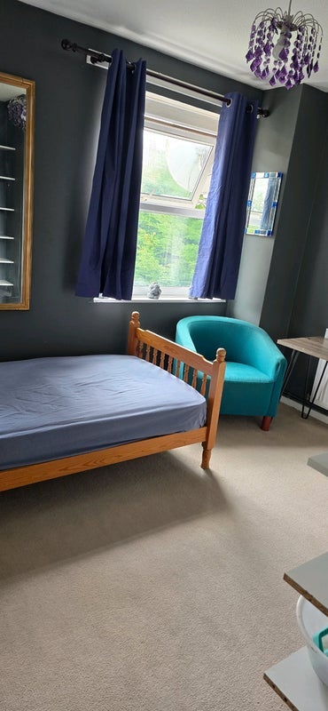 Room St Clairs Road in Greater London