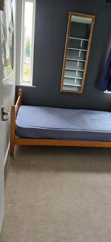Room St Clairs Road in Greater London