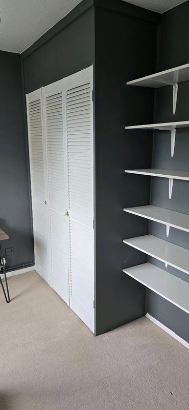 Room St Clairs Road in Greater London