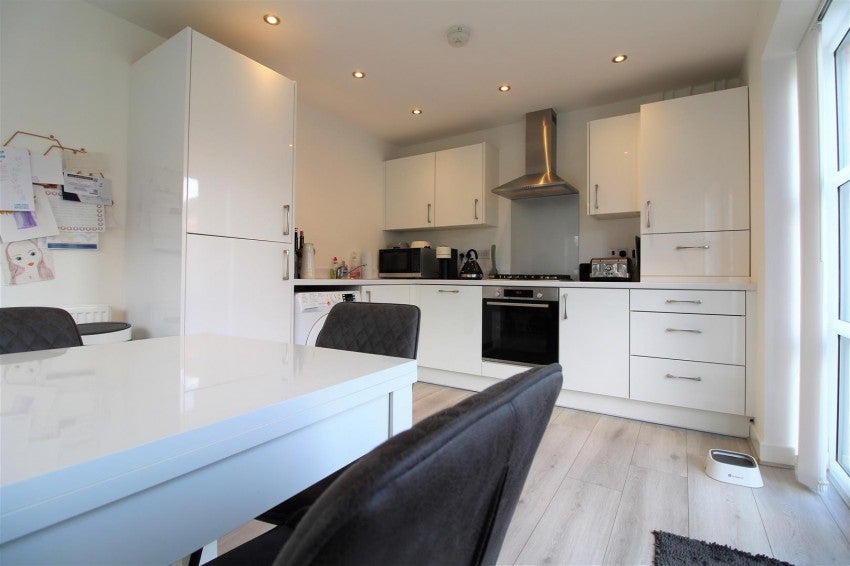 Flat Juniper Close in Stoke-On-Trent
