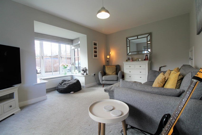 Flat Juniper Close in Stoke-On-Trent