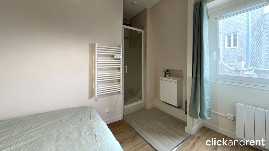 Room Rue Jean Lecanuet in Rouen