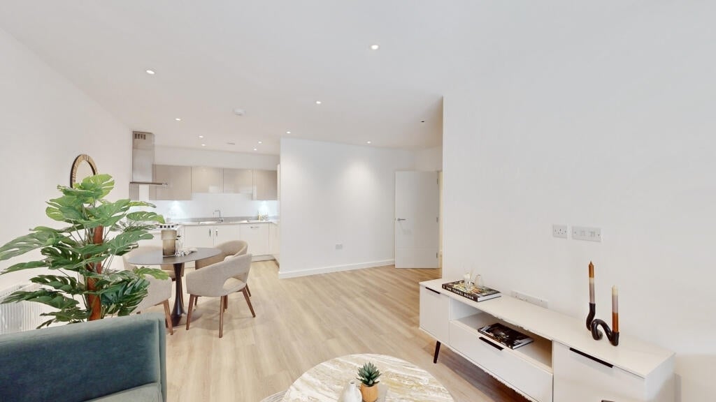 Flat Rolfe Terrace in Greater London