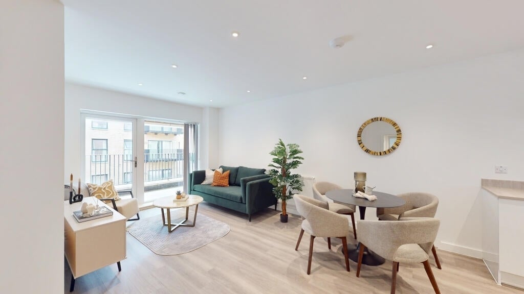 Flat Rolfe Terrace in Greater London