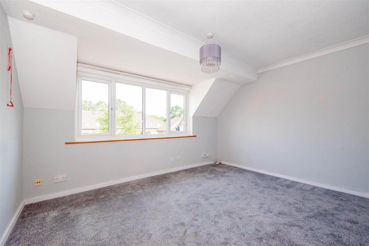 Flat Appley Drive in Surrey Heath