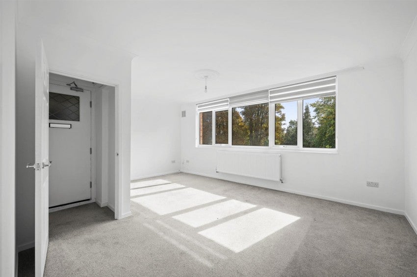 Flat Woodington Close in Greater London