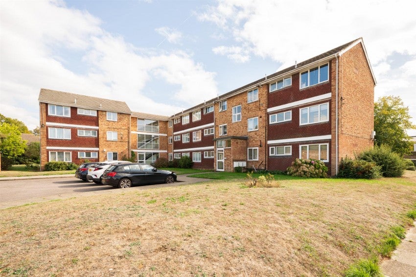 Flat Woodington Close in Greater London