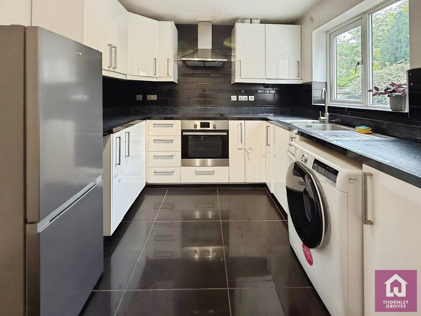 House Plattbrook Close in Manchester