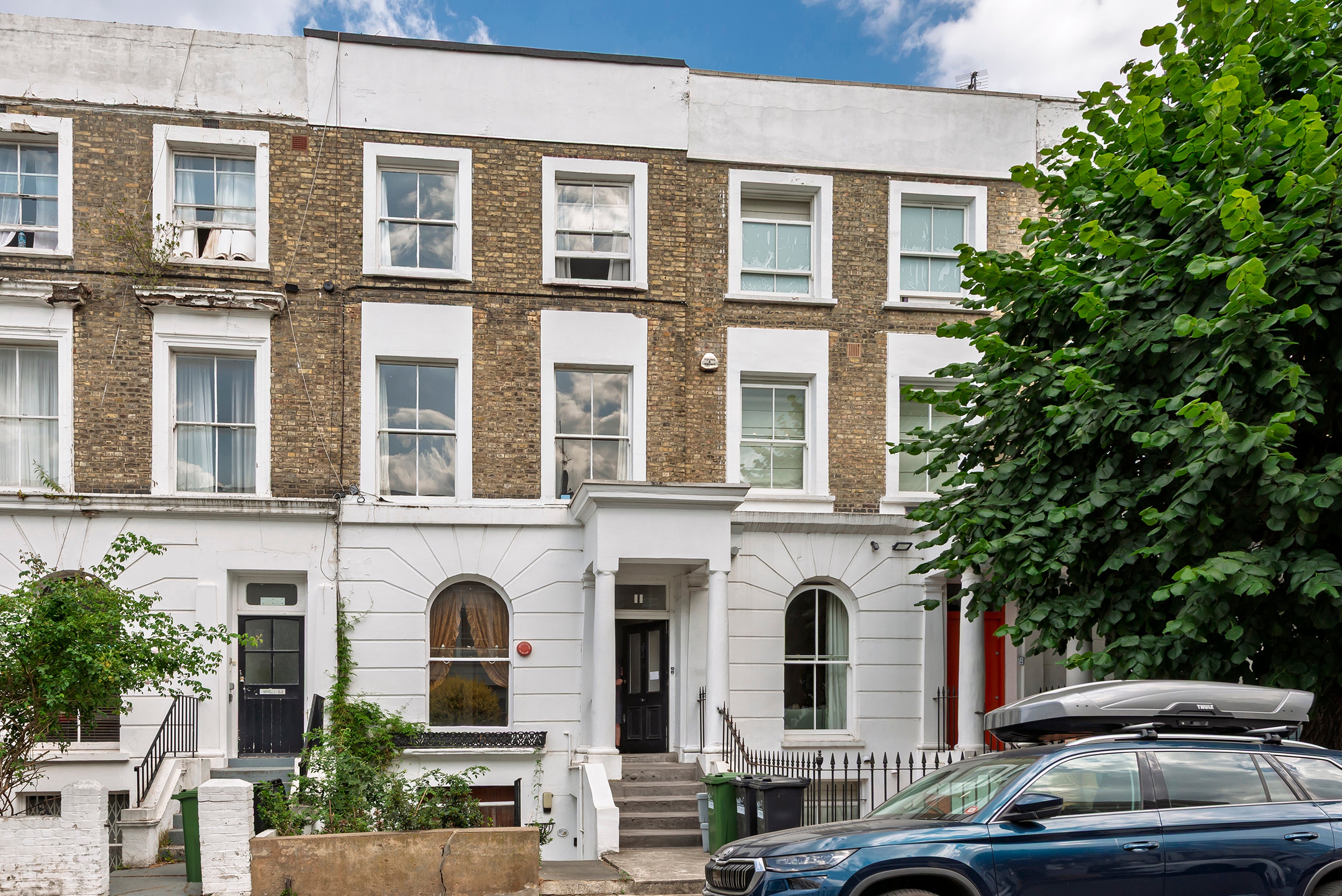 Flat Westway in Greater London