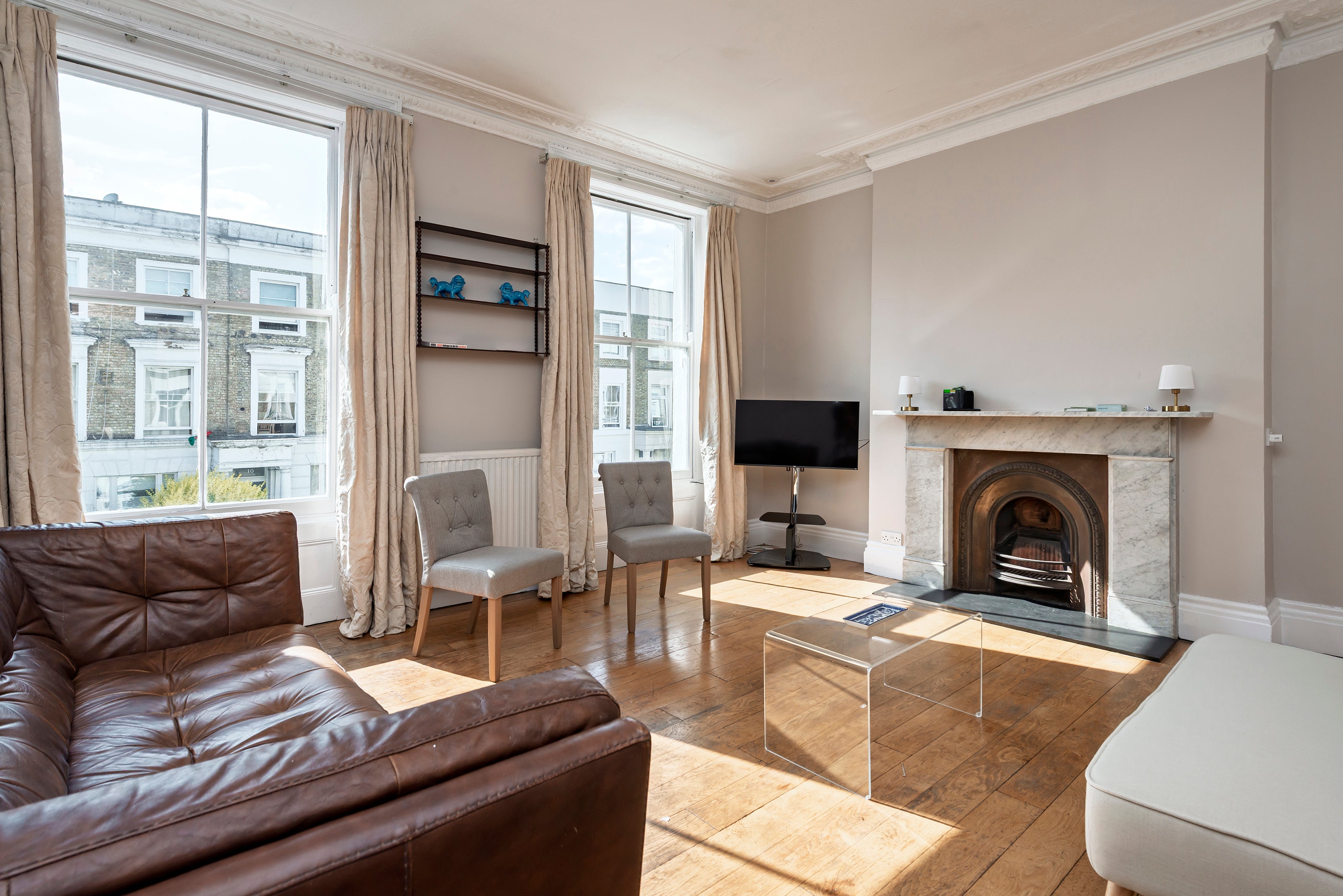 Flat Westway in Greater London
