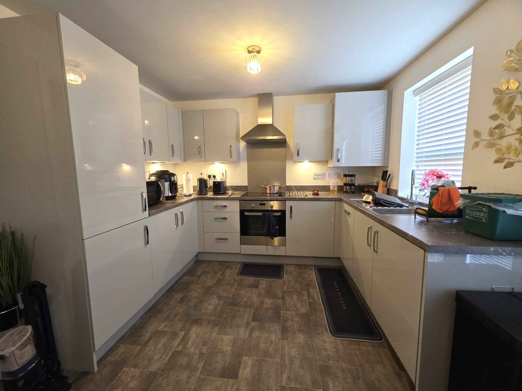 House Fern Green Close in Rugby