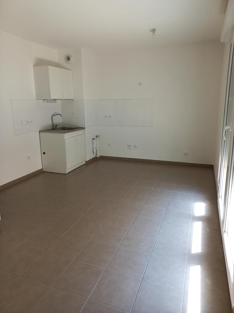 Flat Rue Paul Arène in Miramas