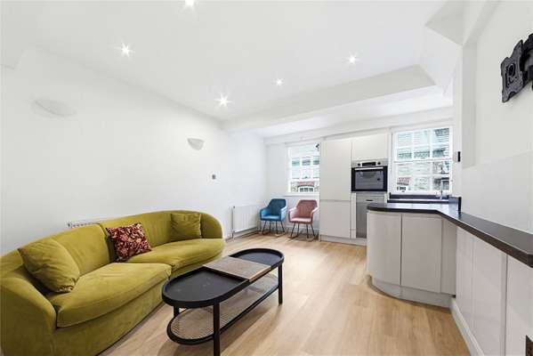 Flat Wapping Lane in Greater London