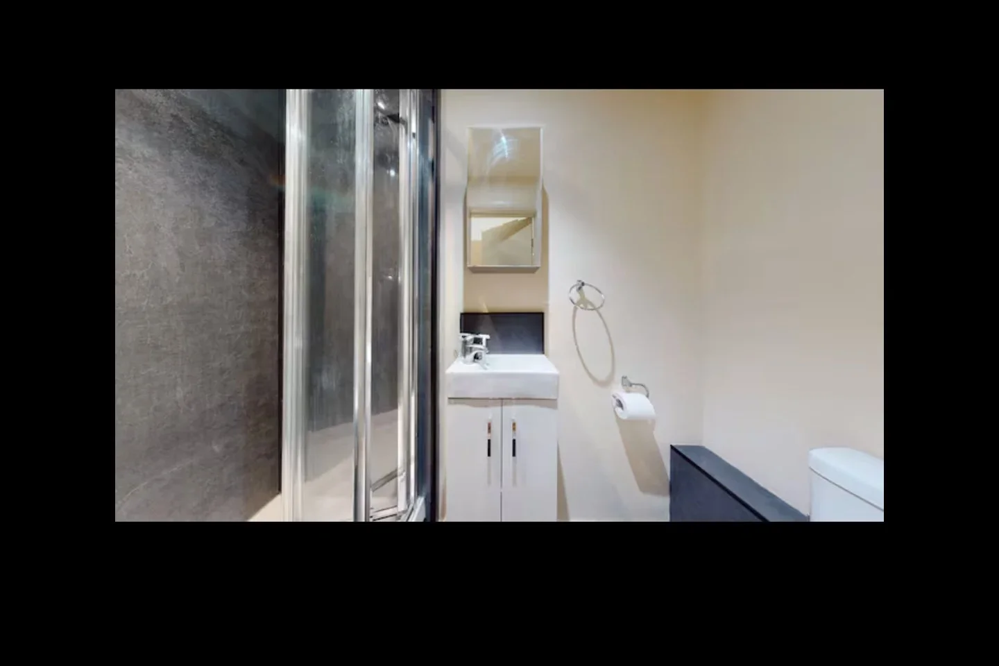 Flat Chatsworth Road in Greater London