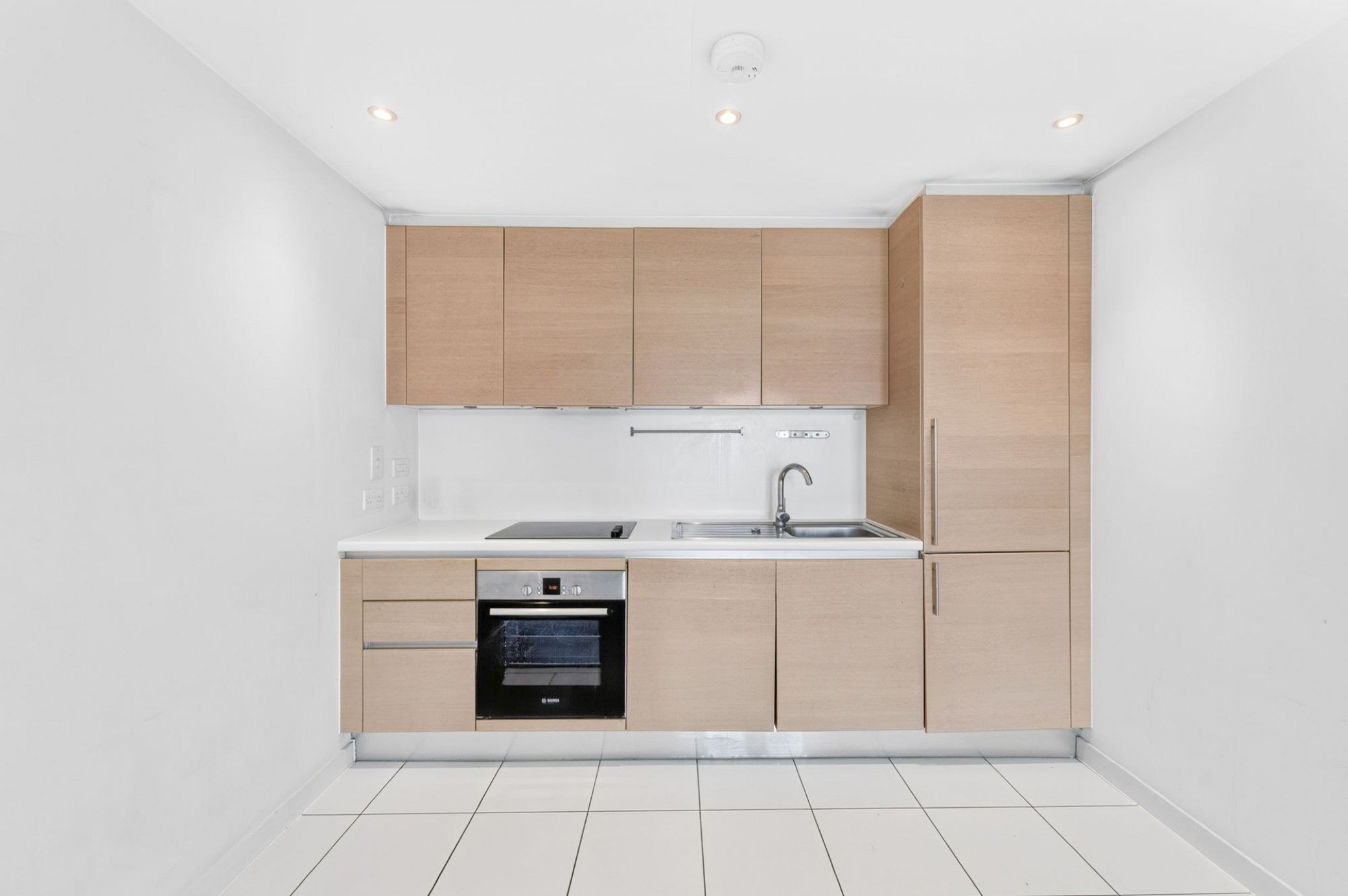 Flat Chadwell Lane in Greater London