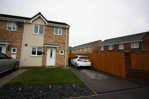 Flat Roden Way in Rotherham