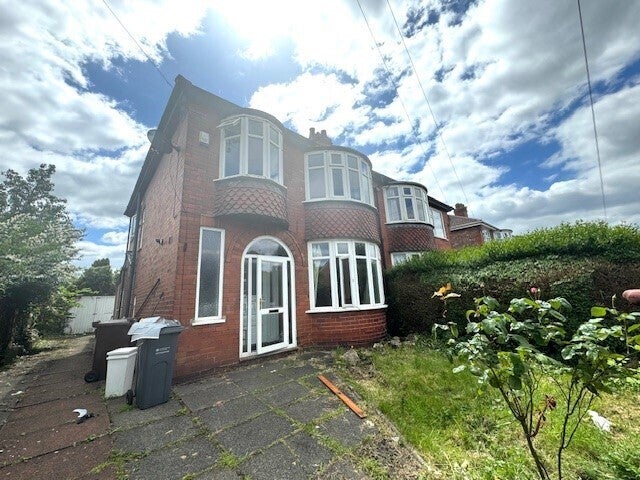 House White Moss Avenue in Manchester