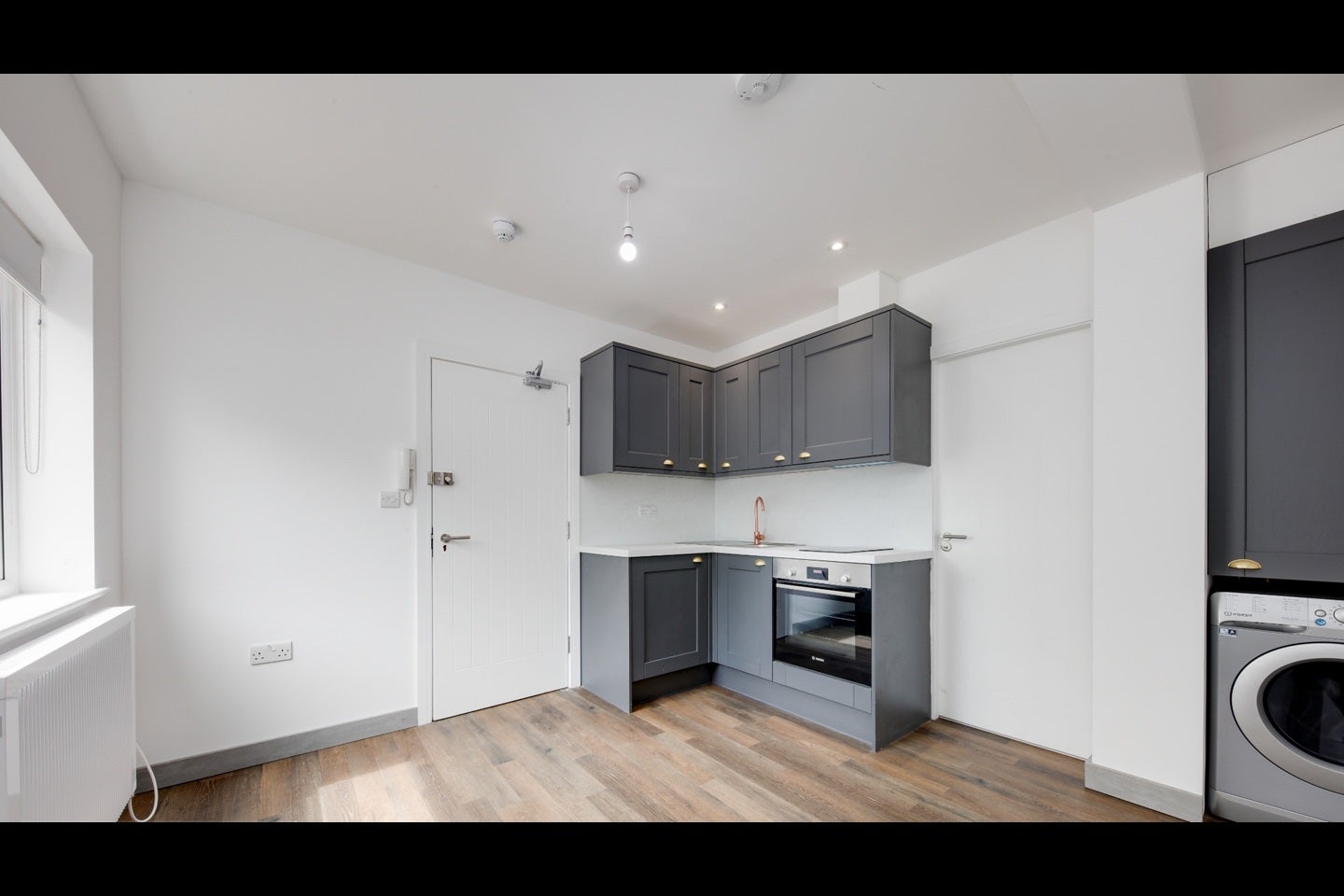 Flat Crossways in Greater London