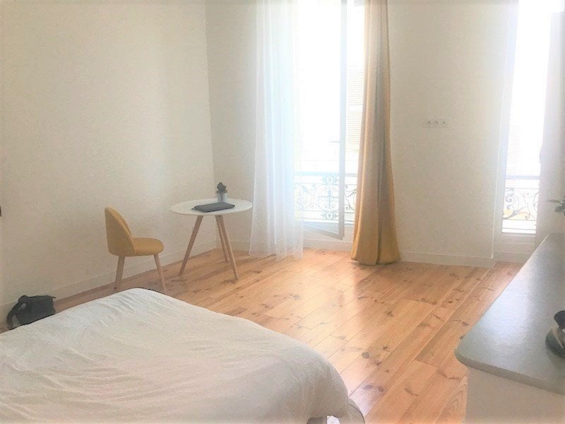 Flat Rue Halle Delacroix in Marseille