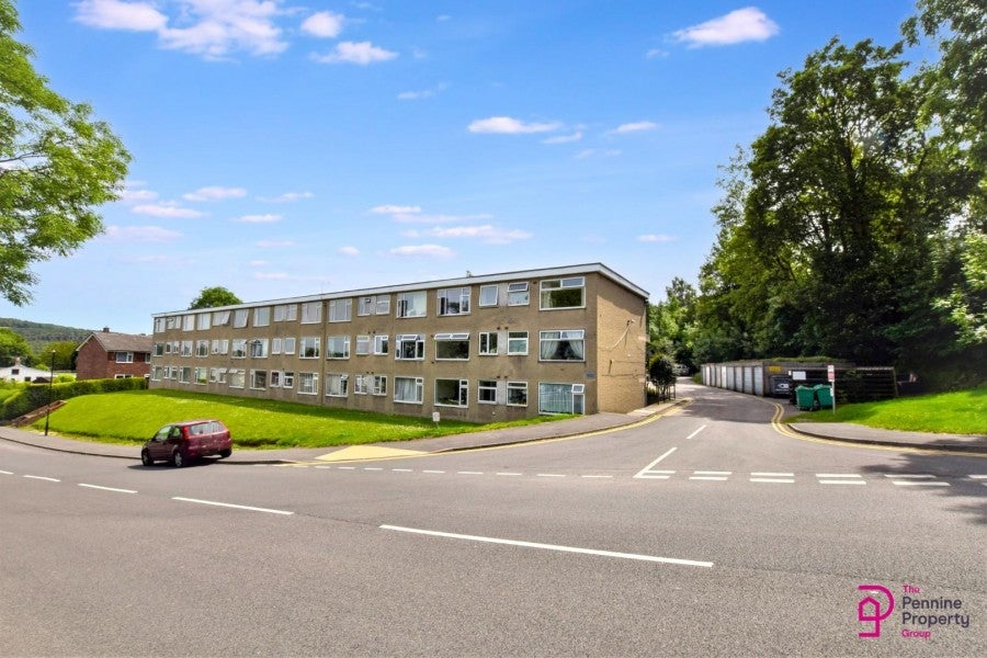 Flat St Paul Close in Sheffield