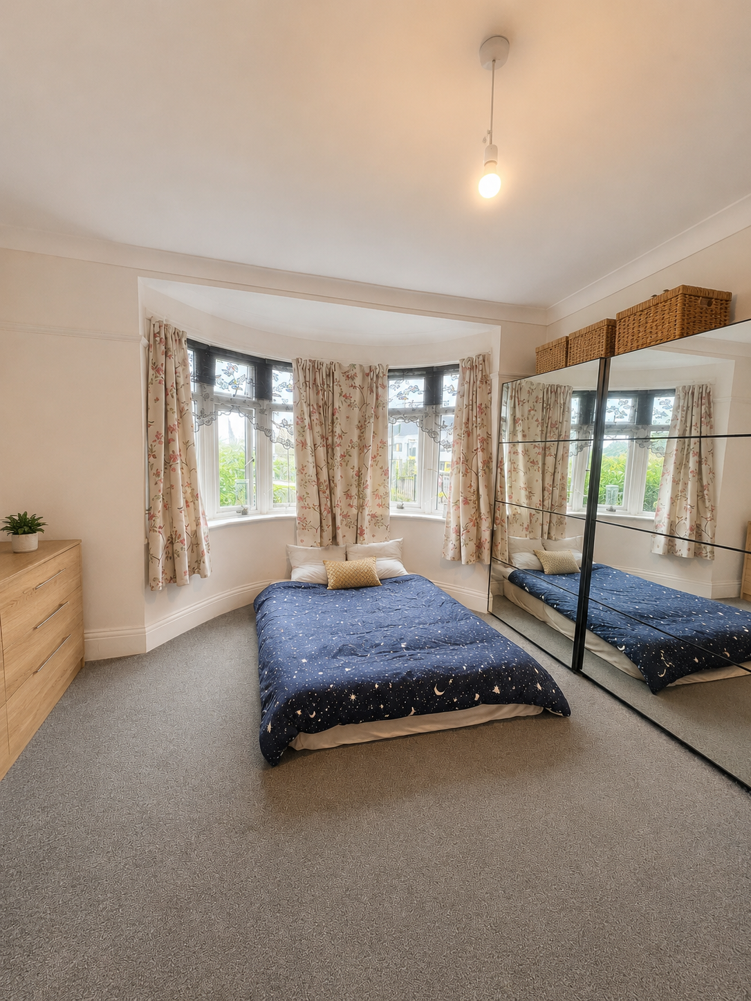 Flat Potter Street in Greater London