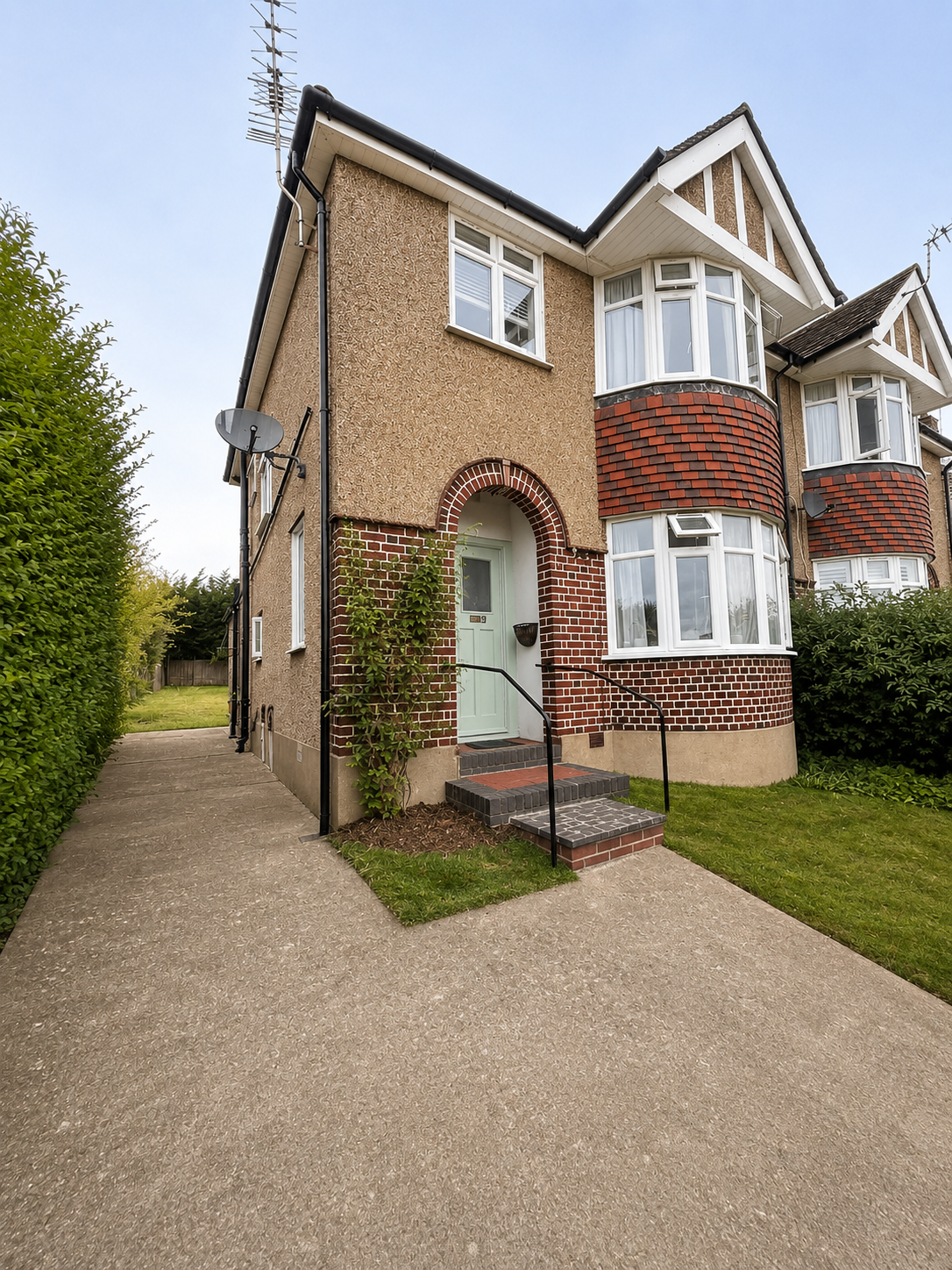 Flat Potter Street in Greater London