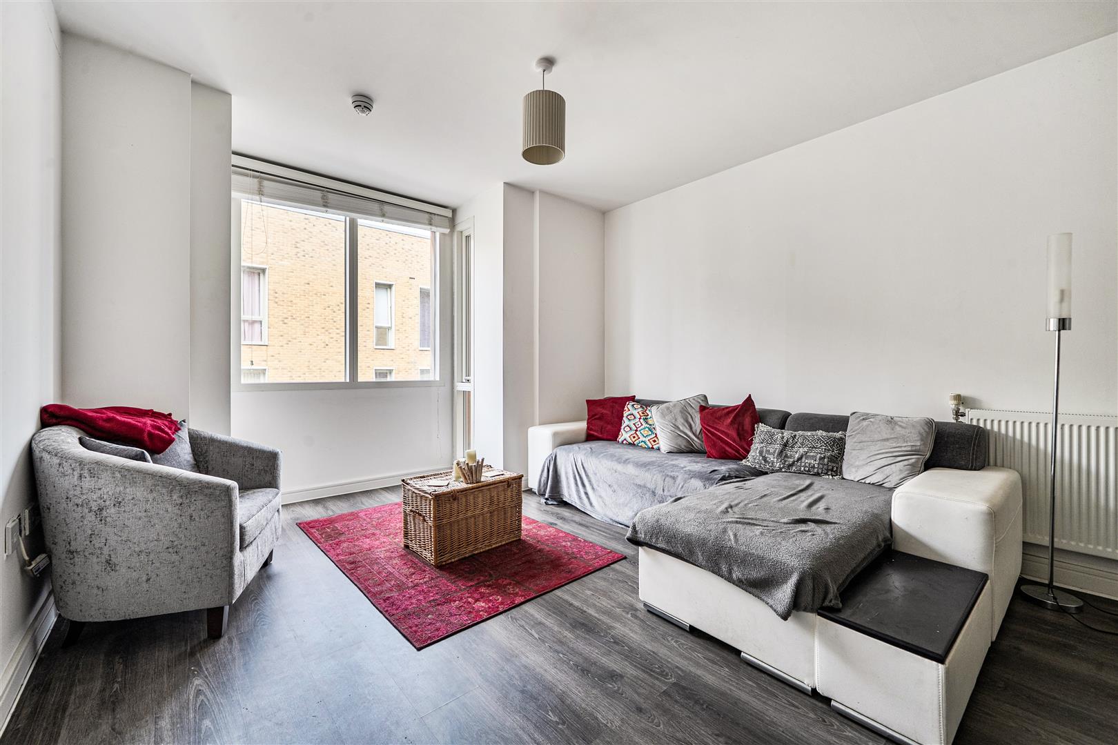 Flat Kidwells Close in Maidenhead