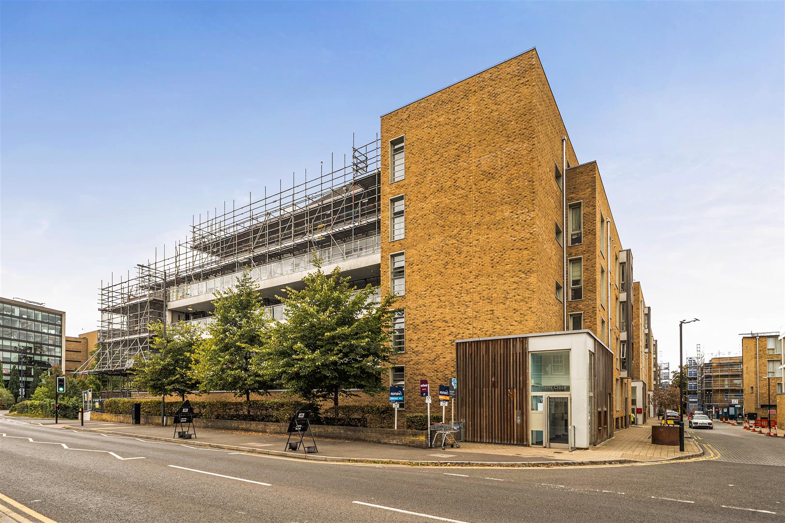 Flat Kidwells Close in Maidenhead