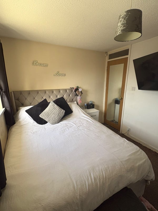 Room Lavender Way in Liverpool