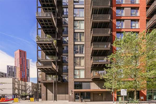 Flat Viaduct Gardens in Greater London