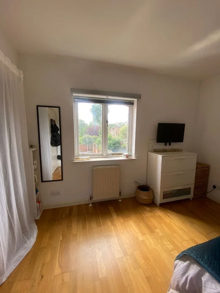 Flat Hewison Street in Greater London