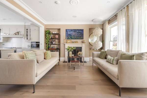 House Silver Birches Close in Greater London