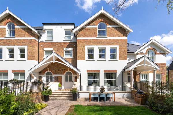 House Silver Birches Close in Greater London