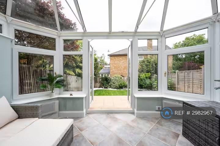 House Savery Drive in Elmbridge