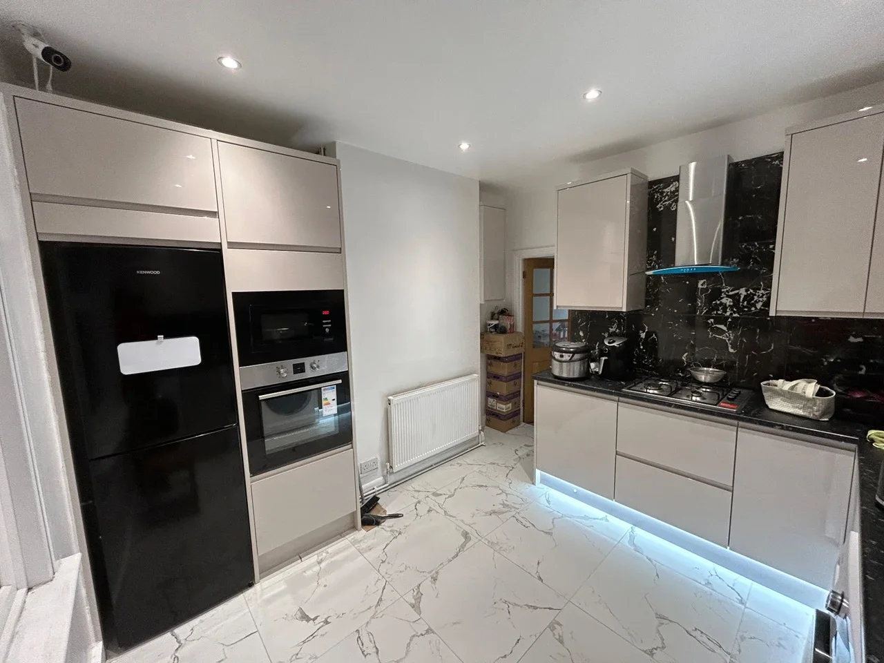 Room Station Road in Greater London