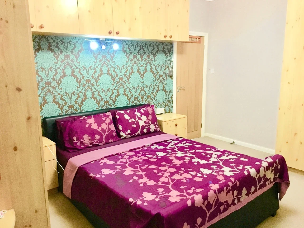 Room Station Road in Greater London