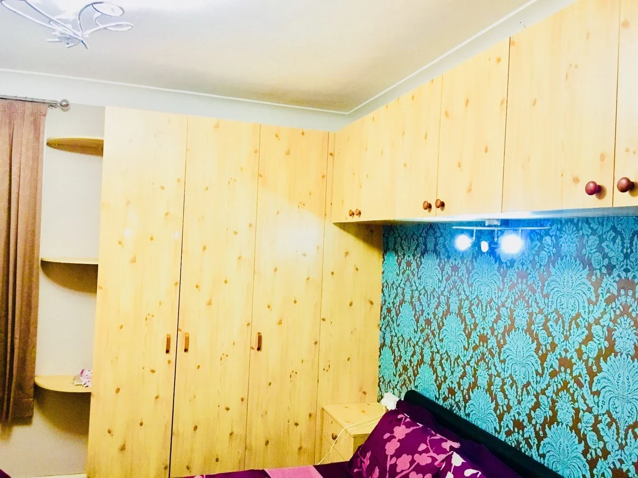 Room Station Road in Greater London