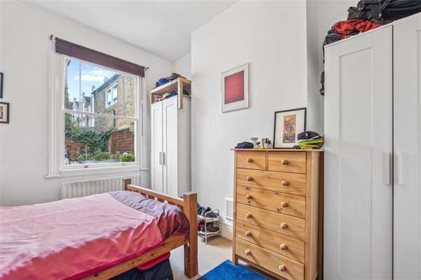 Flat Chatham Road in Greater London