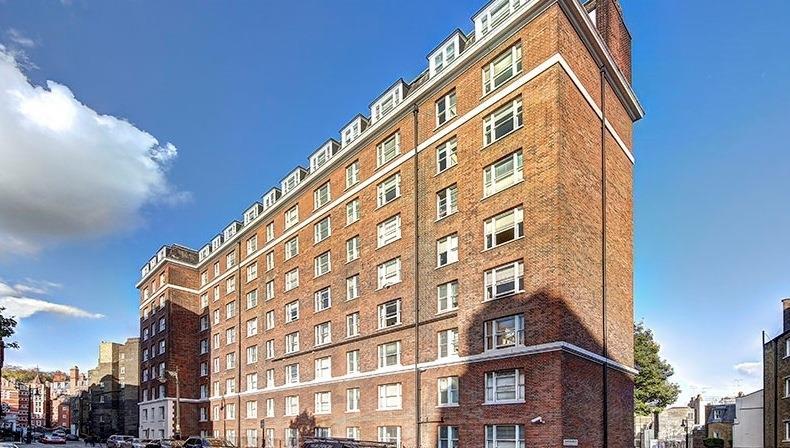 Flat Hill Street in City of Westminster