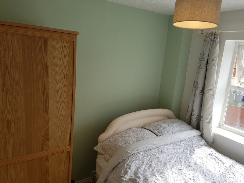 Room Longridge Way in Weston-super-Mare