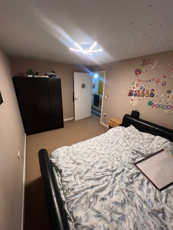 Room Deedmore Road in Coventry