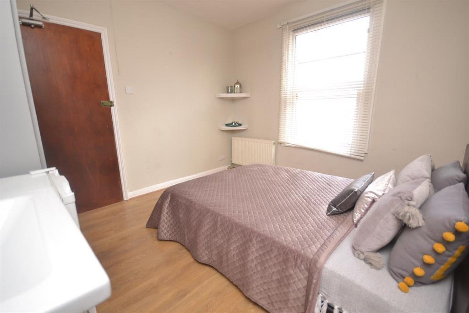 Flat Gosbrook Road in Reading