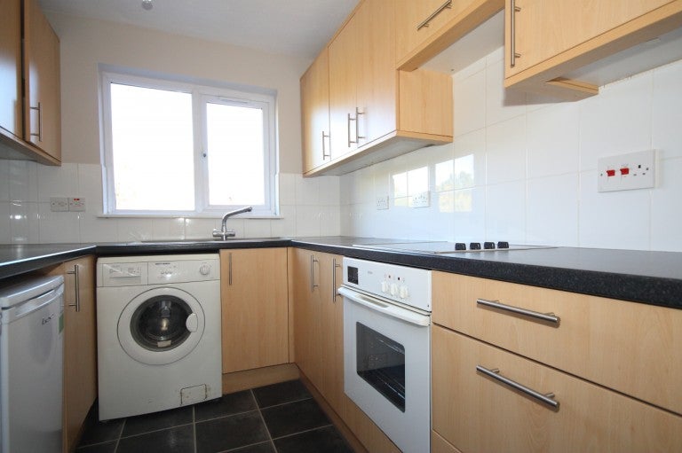 Flat Foxhills in Woking