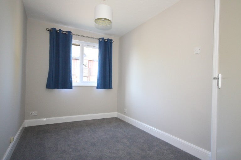 Flat Foxhills in Woking