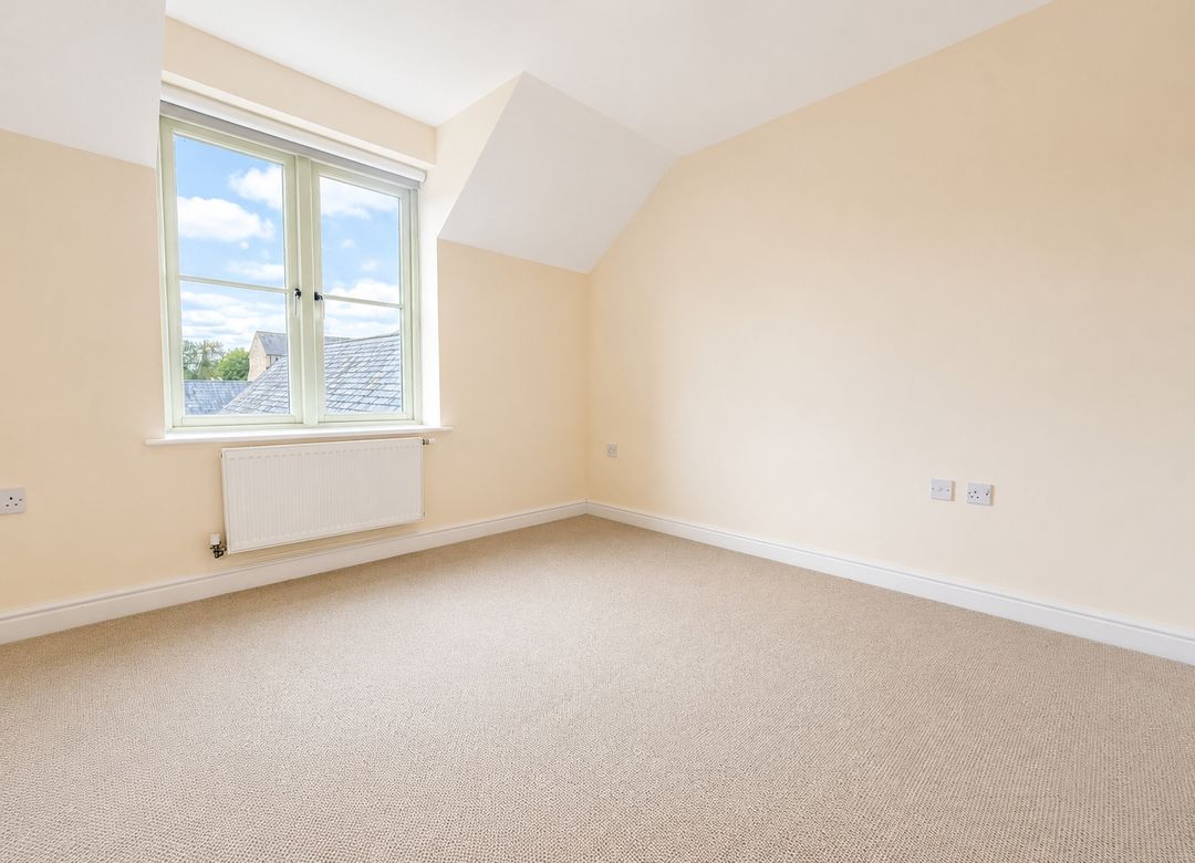 Flat Akeman Court in Cotswold District