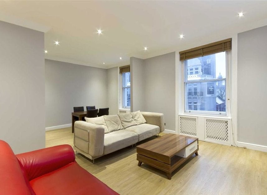 Flat Harrington Road in Greater London