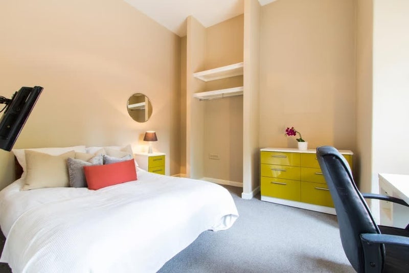 Room Moseley Road in Manchester