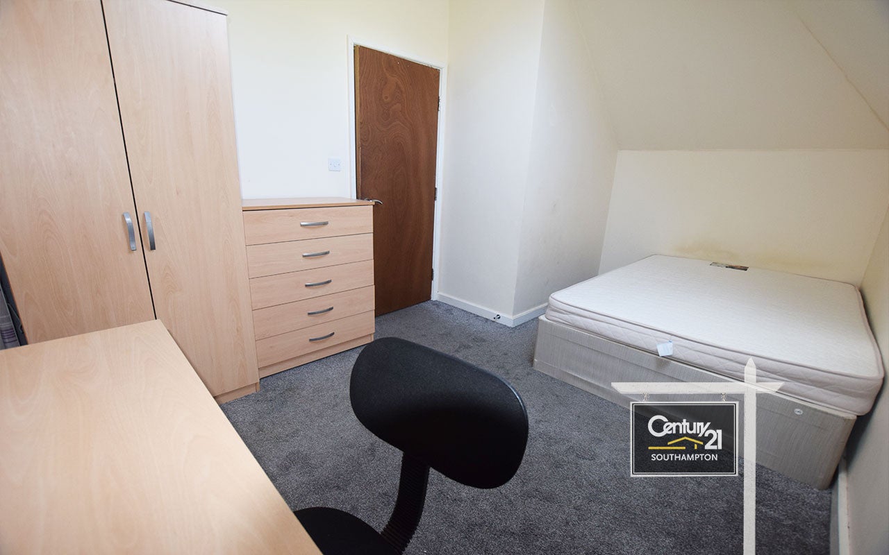Flat Portswood Road in Southampton