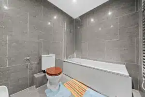 Flat Outram Road in Greater London